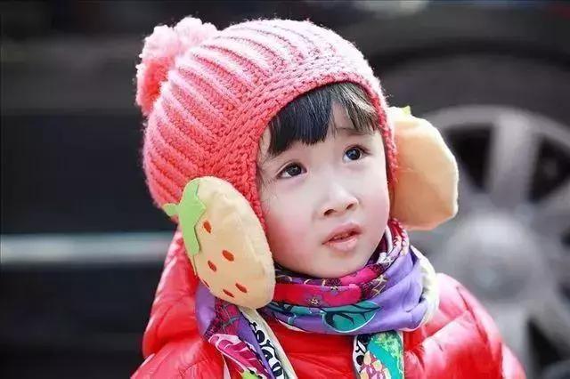 冬天这样给孩子穿衣服会出事！3招交你正确掌握穿衣准则