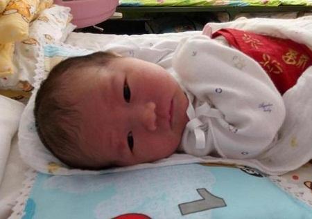 如果你的宝宝有这两种特征，那么就是来向父母“报恩”的