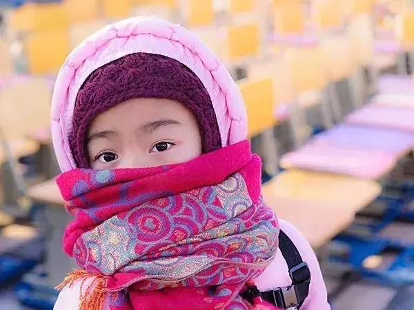 冬天这样给孩子穿衣服会出事！3招交你正确掌握穿衣准则