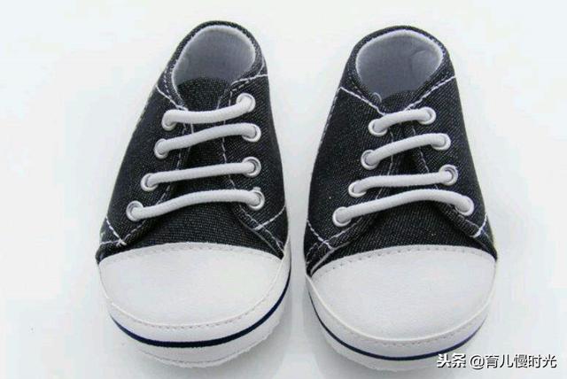 宝宝学走路的鞋子与会走之后有什么不同？