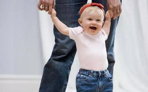 走路越早意味着宝宝越聪明吗？答案和你想的不太一样！