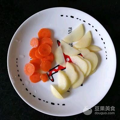 土豆胡萝卜鸡蛋饼