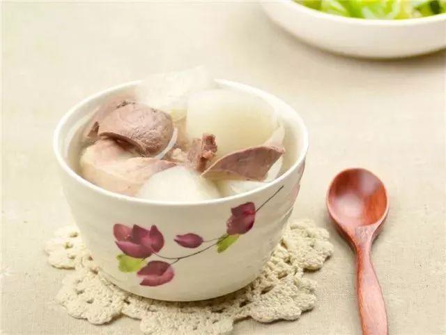 宝宝不吃饭也许是你做错了！妈妈常犯的9个饭桌错误大盘点！