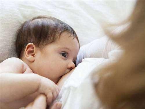 喂奶疼哭?可能是哺乳方式不对