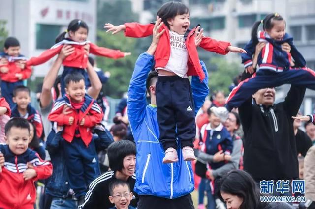 培养孩子父母“一个都不能少”，用法律给家长“立规”管用吗？