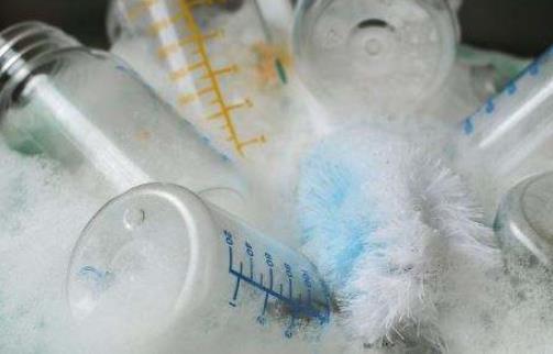 宝宝的奶瓶真的洗干净了吗？这3种方法越洗越脏，很多家长都犯错