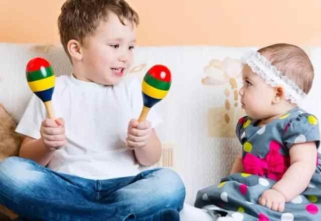 如何从小培养孩子慷慨大方，有这几点需要注意！