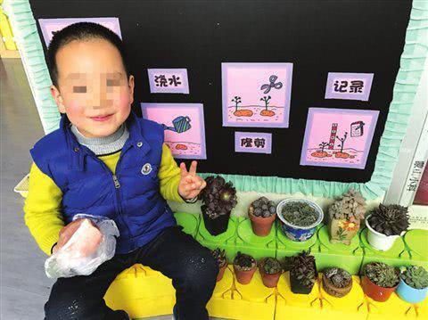 让宝宝采蘑菇，她来踩蘑菇，宝宝的哪些行为会让你出乎意料？