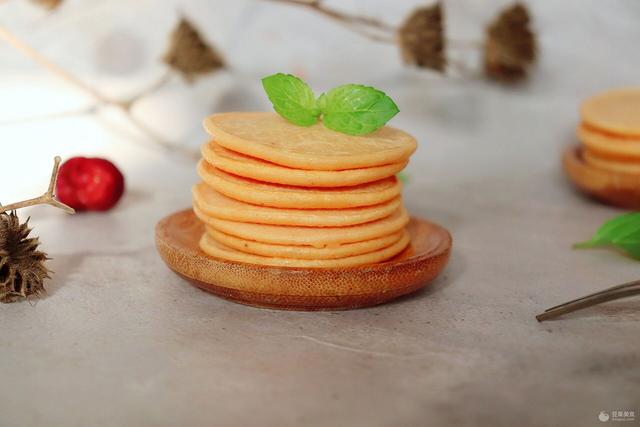 宝宝辅食-超级松软的胡萝卜蛋饼