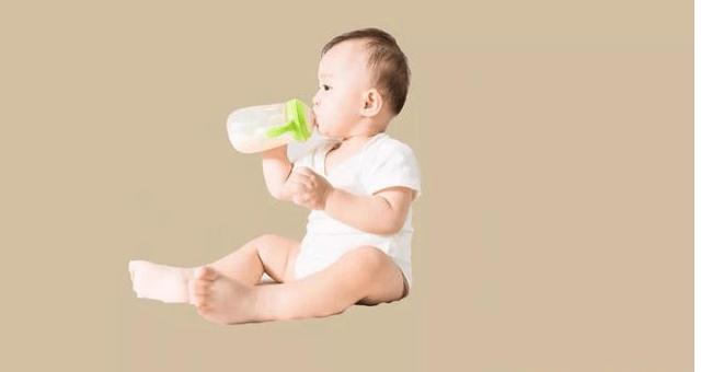 学会这五个技巧就知道孩子是否吃饱