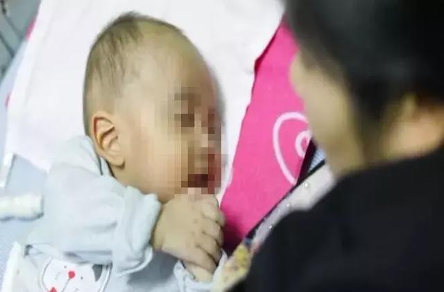 半岁婴儿因错误退烧方式导致肾衰！医生提醒，这些做法都很危险！