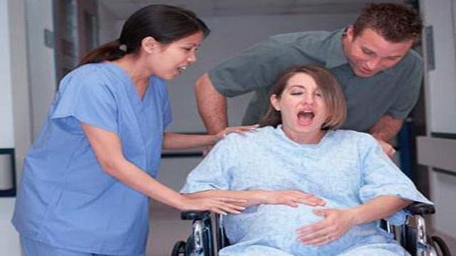 孕妇剖腹产时为何要规定宝宝15分钟内取出？医生：多1分钟多4种风险