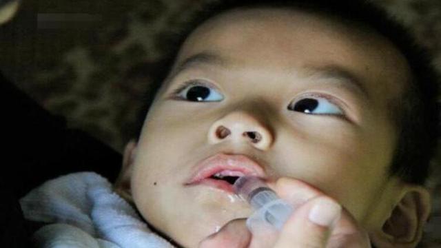 宝宝7个月时被查出脑瘫，医生怒斥太无知，只因爸爸这动作