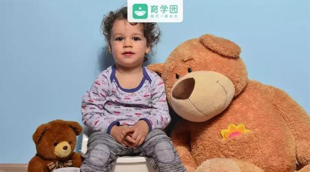 做到这几点，让宝宝自然抛弃纸尿裤、学会自主上厕所！