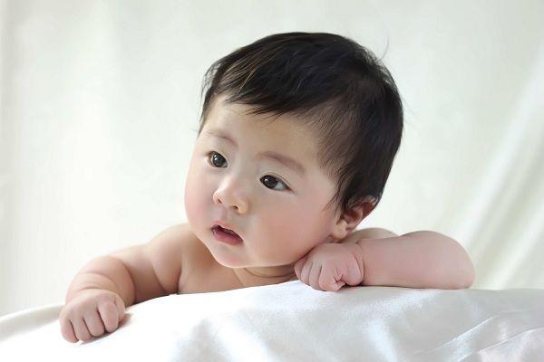 孩子小时候有这4个特征，长大后准是高颜值，自家宝贝有几个？