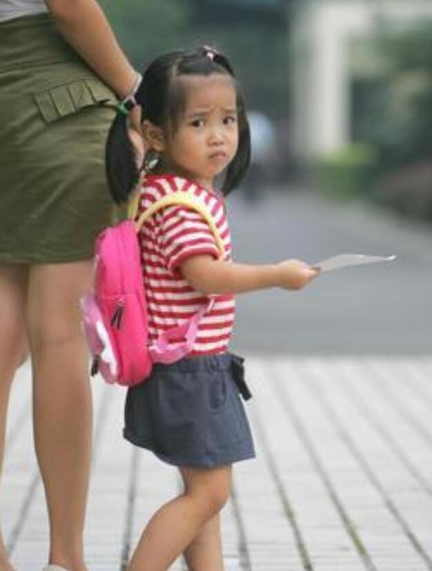 聪明的家长接娃幼儿园放学时只问一个问题