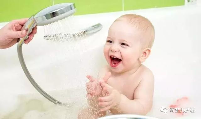 如何在冬天给娃洗澡，舒服还不感冒！看这篇！
