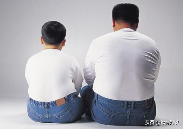 父母的这4种“小毛病”，有可能会遗传给宝宝，早知道早预防