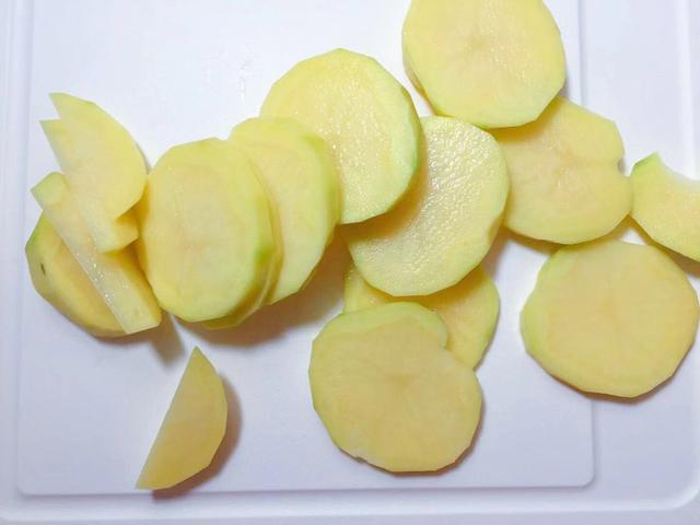 锻炼宝宝抓握能力，软嫩可口，还可以当零食给宝宝吃