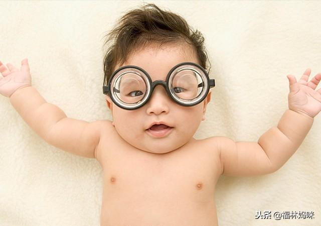 父母的这4种“小毛病”，有可能会遗传给宝宝，早知道早预防