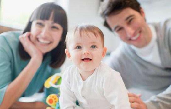 孩子的身高和智商到底遗传父母谁？近视眼也遗传，家长知道吗？