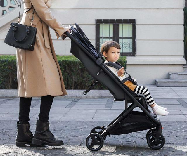 你家宝宝第一次抱出门，是在什么时候？早于这个时间会伤害他们哦