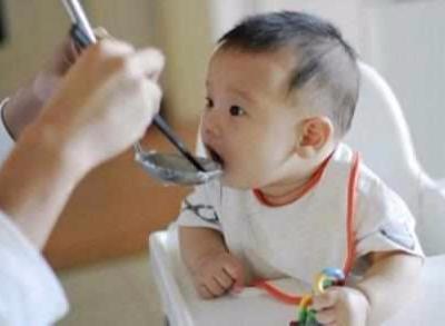 如果你家宝宝不满3岁，这种饭就别给孩子吃，真的很伤肠胃