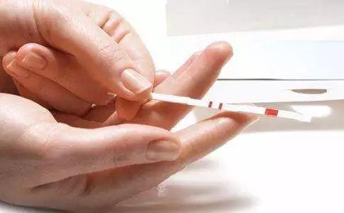 怀孕肚肚痛好怕怕