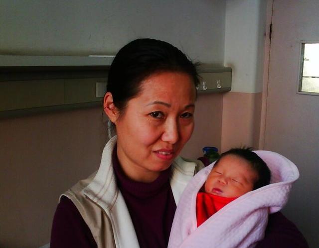 怀孕生娃婆婆没搭过手，她老了我该咋做？四种答案比说不管高明
