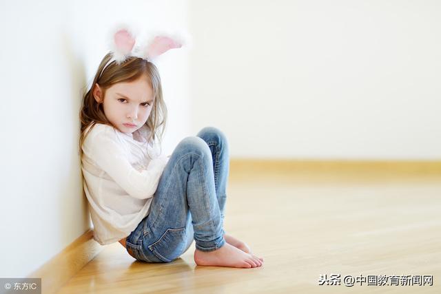 智慧家教：孩子发脾气 家长巧回应