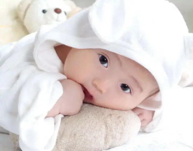 你觉得养儿子累还是闺女累？网友的说法很中肯，男孩累钱女孩累心