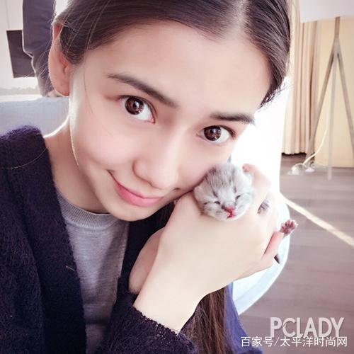 网红宝宝自带美颜技能 粉嫩婴儿肌我只服Angelababy