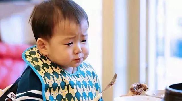 娃多大可以吃肉？吃多少？家长一定要注意这4个问题！