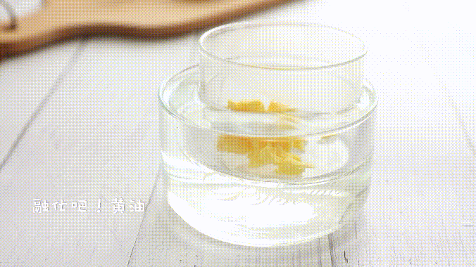 香酥玉米脆片，既能锻炼宝宝抓握能力又能锻炼咀嚼力，简单又美味