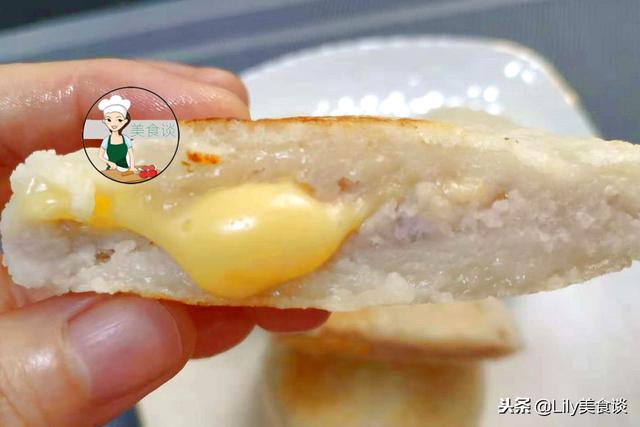 这早餐饼，配方简单，粉糯软乎，儿子吃嗨了，我三天两头准做一锅