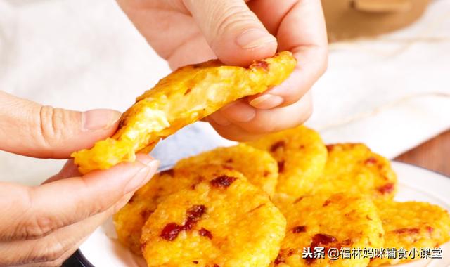 南瓜芝士米饼，奶香浓郁、松软可口，是宝宝断奶后的最佳辅食之一