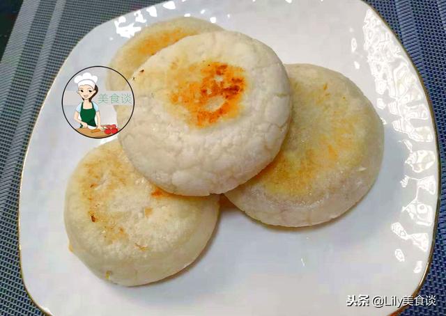 这早餐饼，配方简单，粉糯软乎，儿子吃嗨了，我三天两头准做一锅
