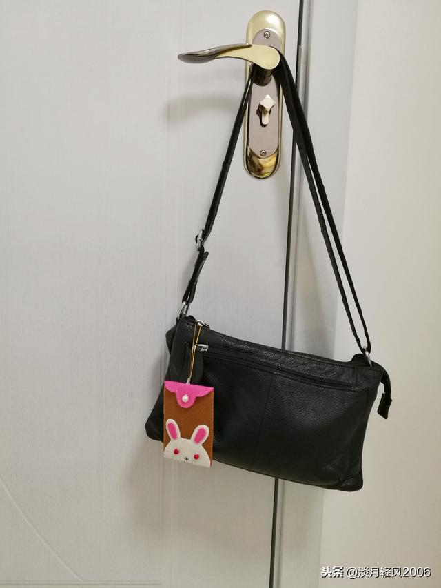 布艺小手工，用不织布做公交卡套，好做可爱又实用，有教程