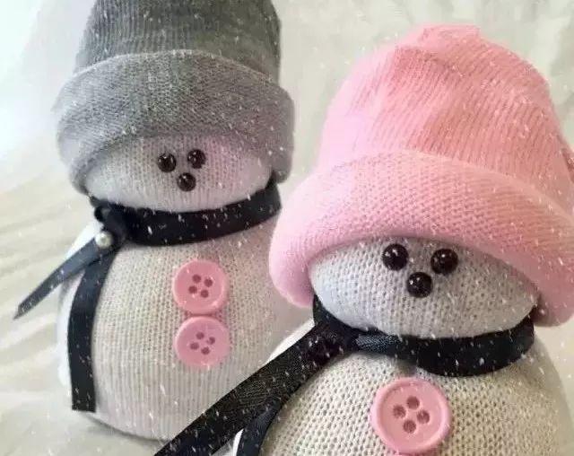 破袜子这样改造，立马变玩具？是的，而且不用妈妈出手，孩子自就能做出来！