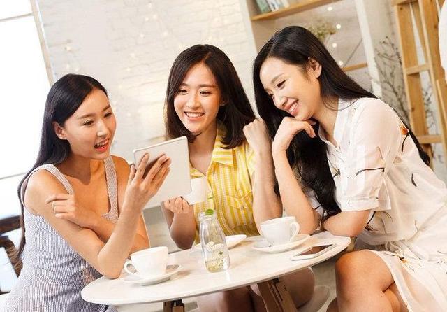 自家孩子傻得可爱，做出的事情让人笑掉大牙，孩子长点心吧