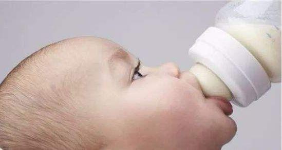 母乳喂养是宝宝的黄金干粮，但是以下几种情况的妈妈最好不要喂