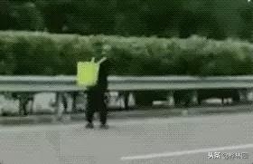 这世上最爱孩子的人，或许不是妈妈