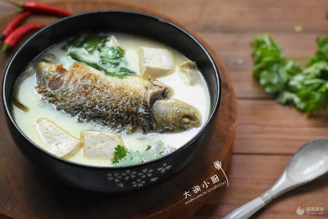 奶白通乳鲫鱼汤—让汤色奶白的好方法
