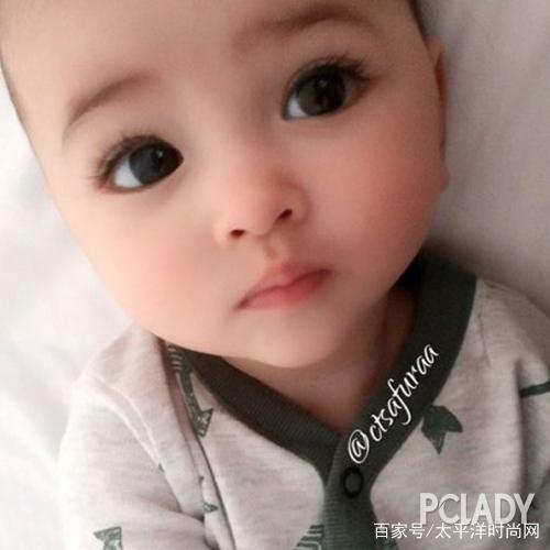 网红宝宝自带美颜技能 粉嫩婴儿肌我只服Angelababy