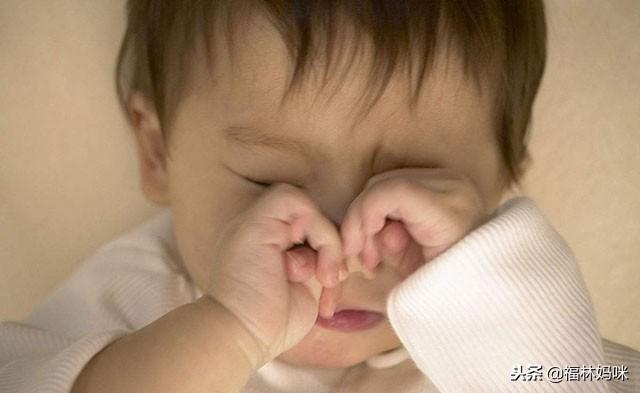 宝宝总是揉眼睛？可能是睫毛倒长了，这四点宝妈要注意！