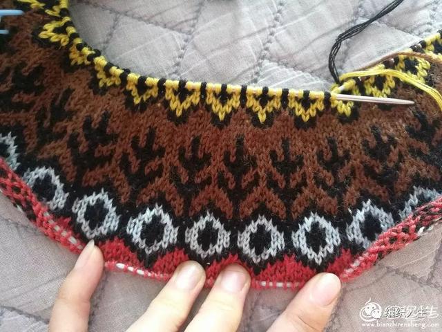 橙红年代：男女宝宝都适合的儿童棒针提花圆肩毛衣（附教程）
