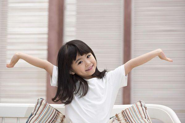 孩子太早识字真的好吗？妈妈偷偷藏了孩子的认字书，原因是什么