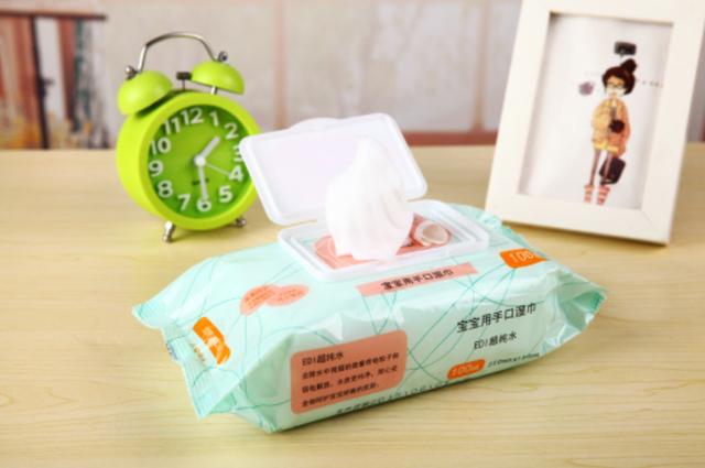 总用湿巾给宝宝擦屁股？湿巾不是万能的，这三种情况下可使不得