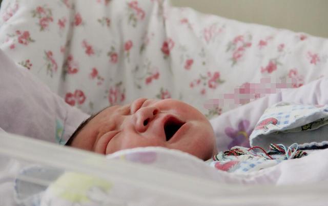 别小看新生儿第一次胎便,暗含发育的小信号,不合格的有很多