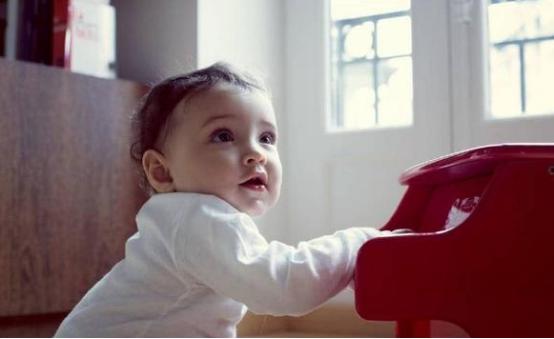 对自己孩子有时候就需要狠一些，这些东西他们三岁后就不要再用了